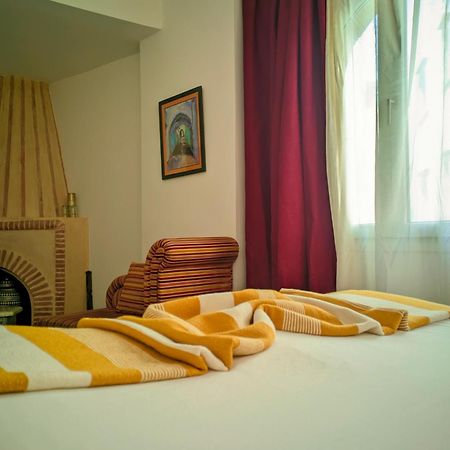 La Fontaine Bleue Hotel Szavíra Kültér fotó