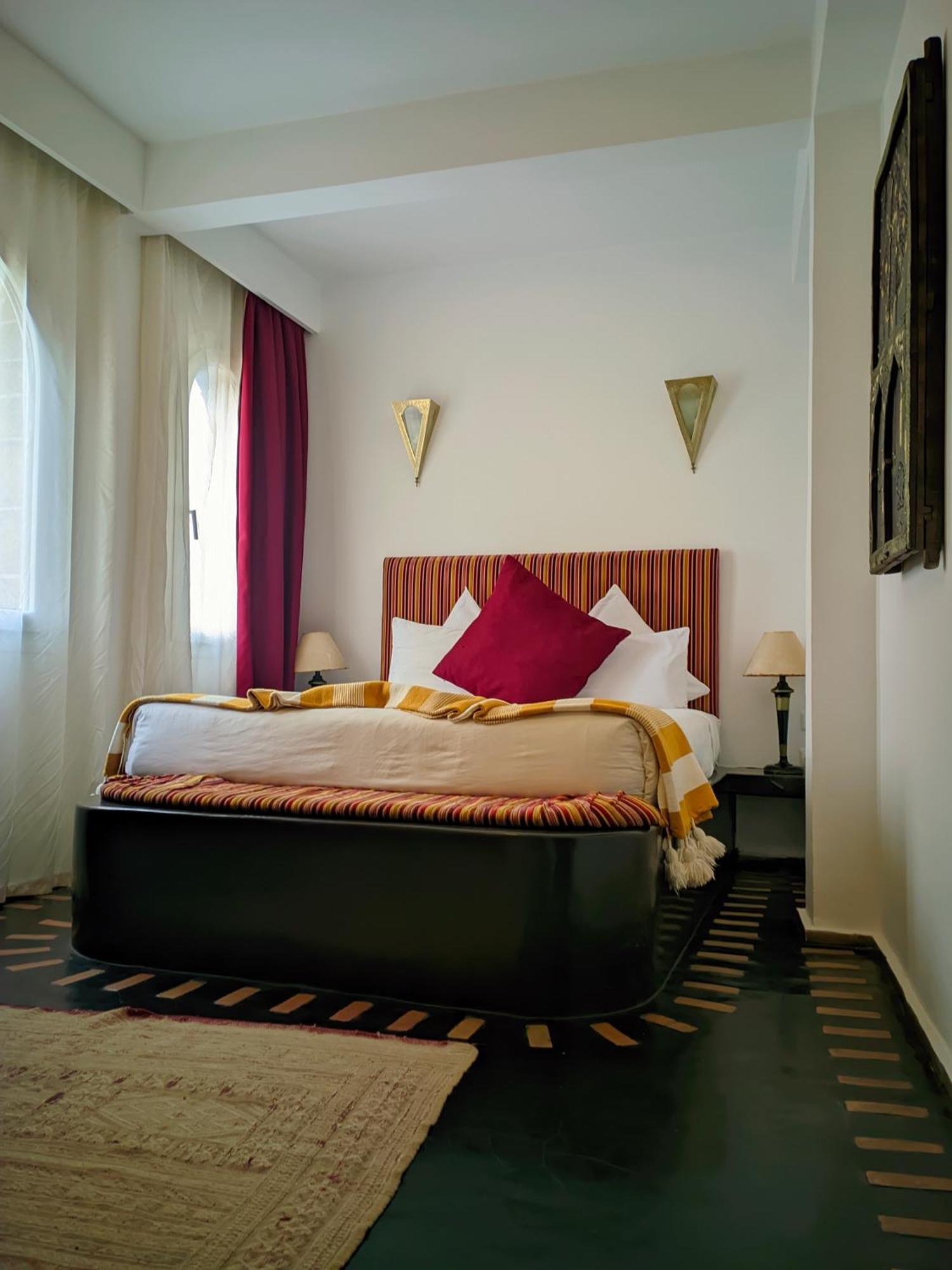 La Fontaine Bleue Hotel Szavíra Kültér fotó