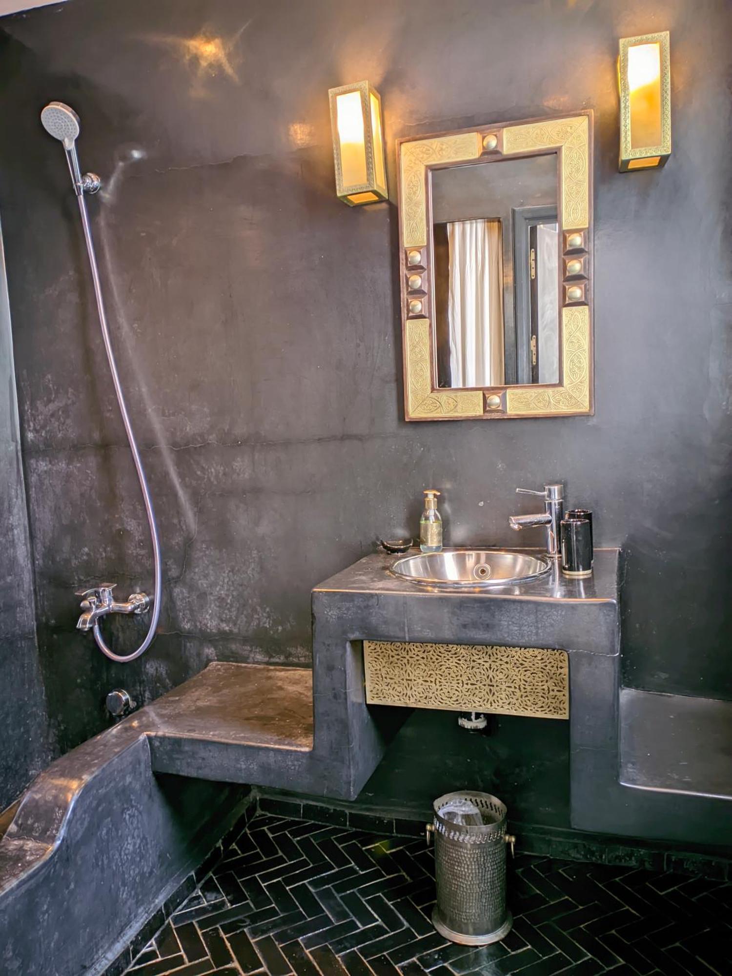 La Fontaine Bleue Hotel Szavíra Kültér fotó